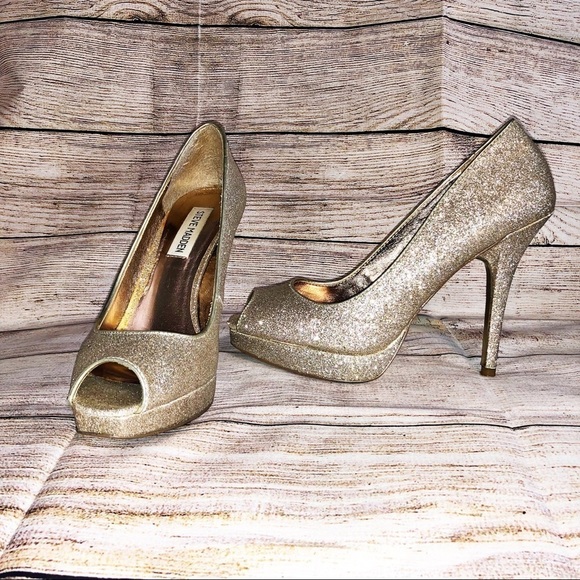 STEVE MADDEN P-Karro Gold Sequin Peep Toe Pump Size 8 - Picture 1 of 12